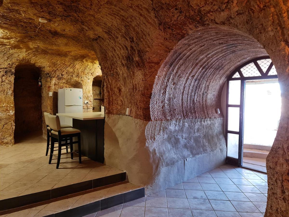 Underwood Court Fresh Dugout- Hosted By Coober Pedy Accommodations Экстерьер фото