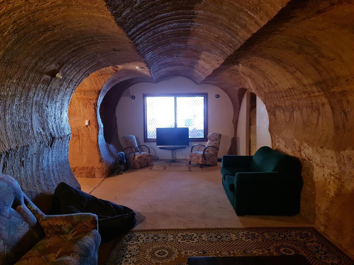 Underwood Court Fresh Dugout- Hosted By Coober Pedy Accommodations Экстерьер фото