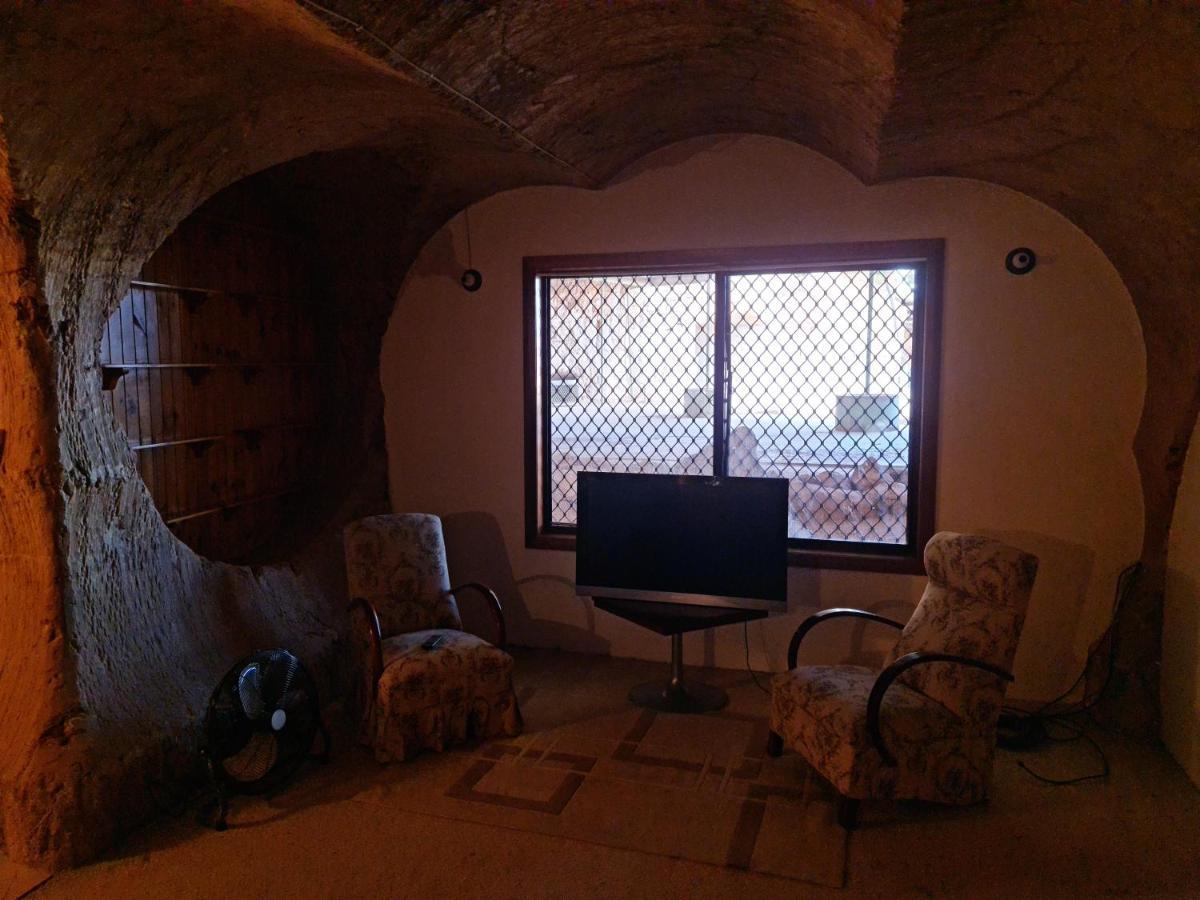 Underwood Court Fresh Dugout- Hosted By Coober Pedy Accommodations Экстерьер фото